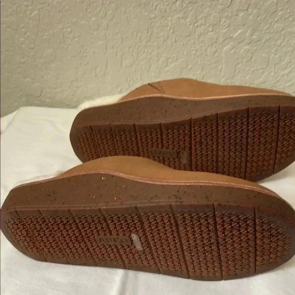 ABEO Pioneer Leather clogs NWOT - Picture 3 of 5